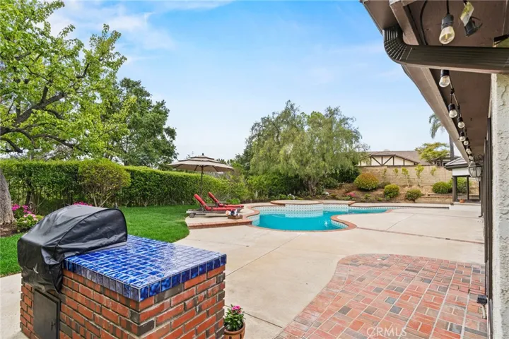 5040 Wagner Way, Oak Park, California 91377