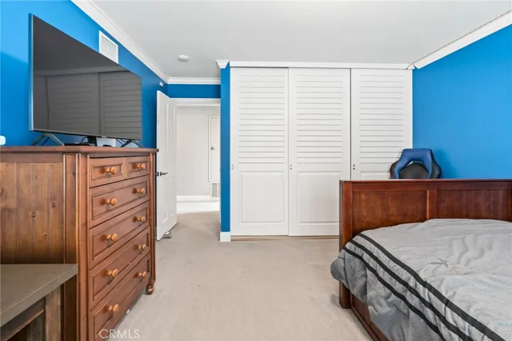 5040 Wagner Way, Oak Park, California 91377