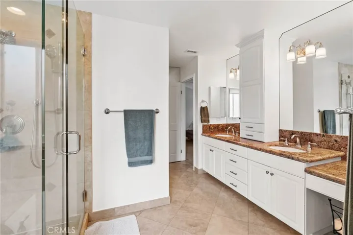 5040 Wagner Way, Oak Park, California 91377