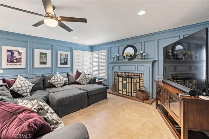 5040 Wagner Way, Oak Park, California 91377