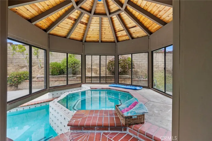 5040 Wagner Way, Oak Park, California 91377