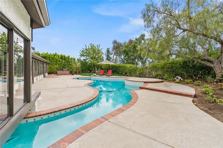 5040 Wagner Way, Oak Park, California 91377