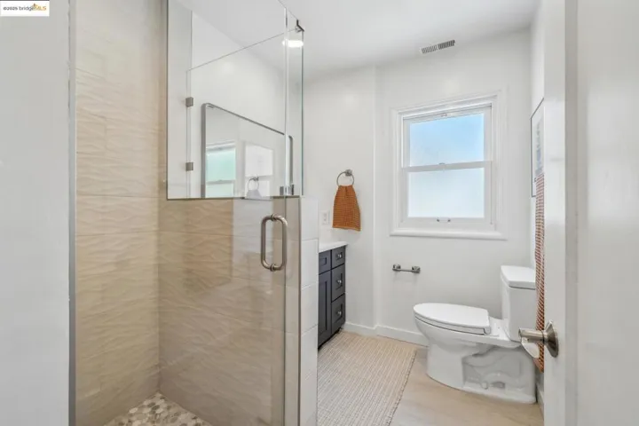280 Farrelly Dr, San Leandro, California 94577