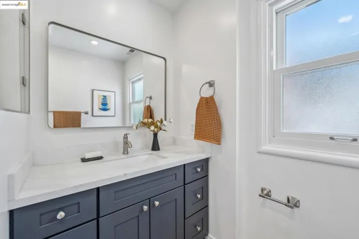 280 Farrelly Dr, San Leandro, California 94577
