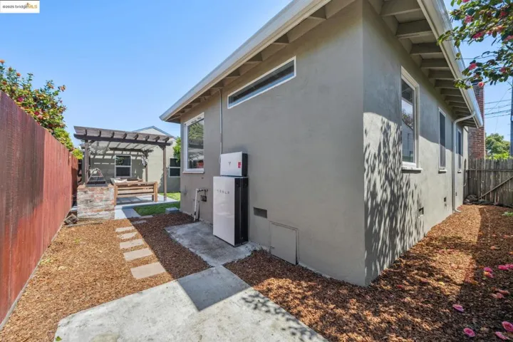 280 Farrelly Dr, San Leandro, California 94577