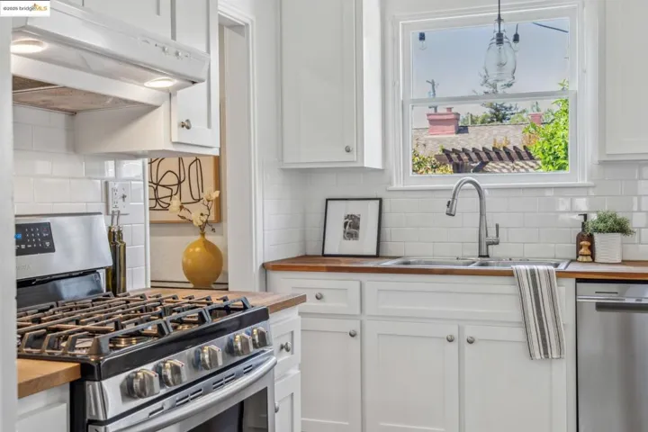 280 Farrelly Dr, San Leandro, California 94577