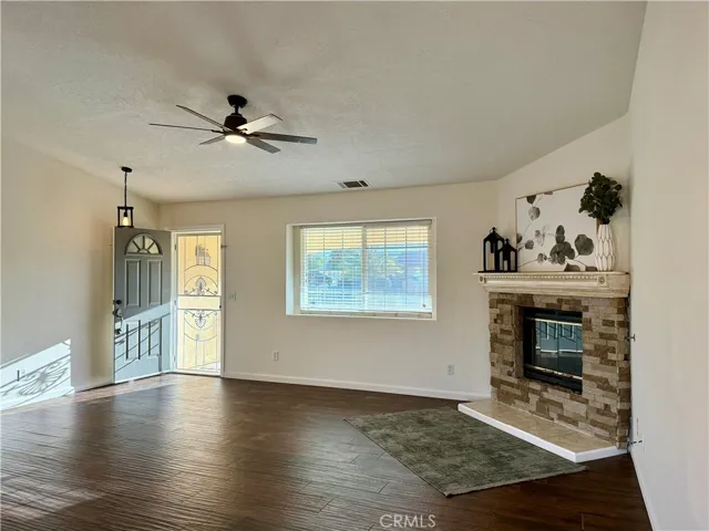 Entry / Living Room