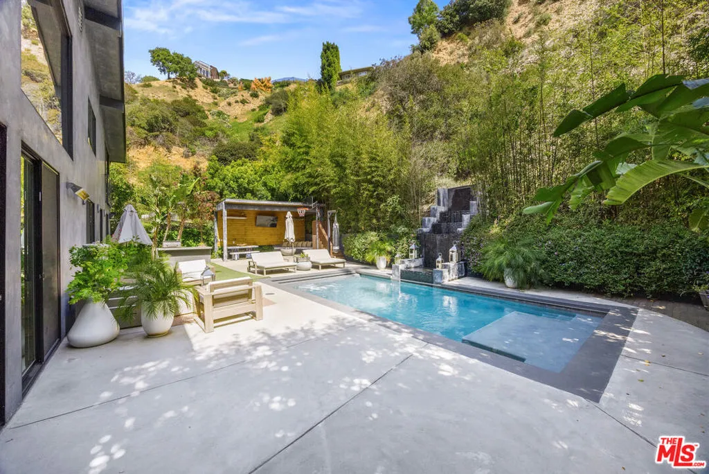 2294 Gloaming Way, Beverly Hills, California 90210 home-pic-22