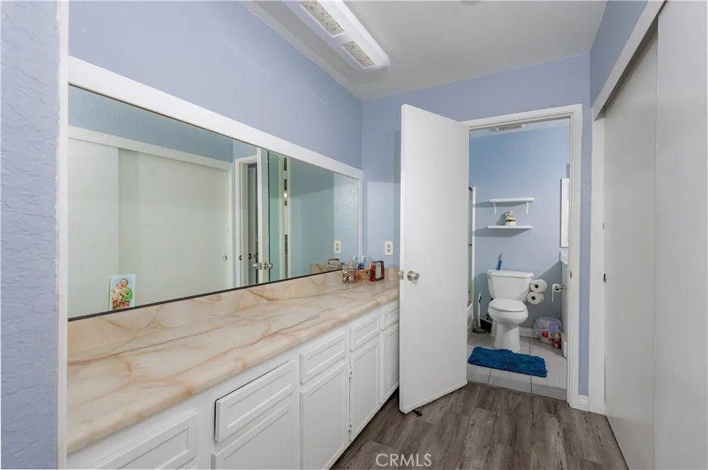 1725 W 3rd Street 1, Santa Ana, California 92703 home-pic-18