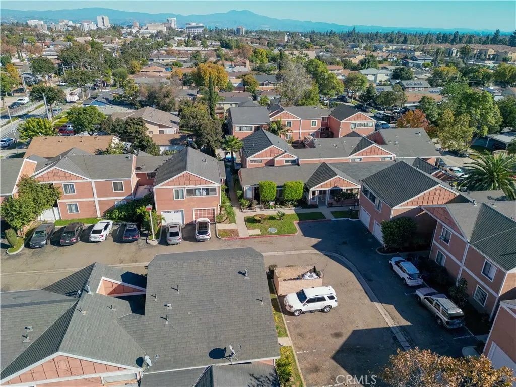 1725 W 3rd Street 1, Santa Ana, California 92703 home-pic-21