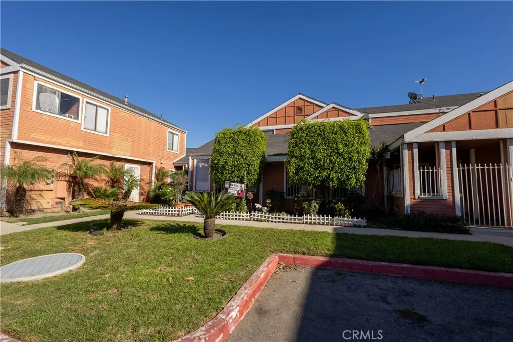 1725 W 3rd Street 1, Santa Ana, California 92703 home-pic-2