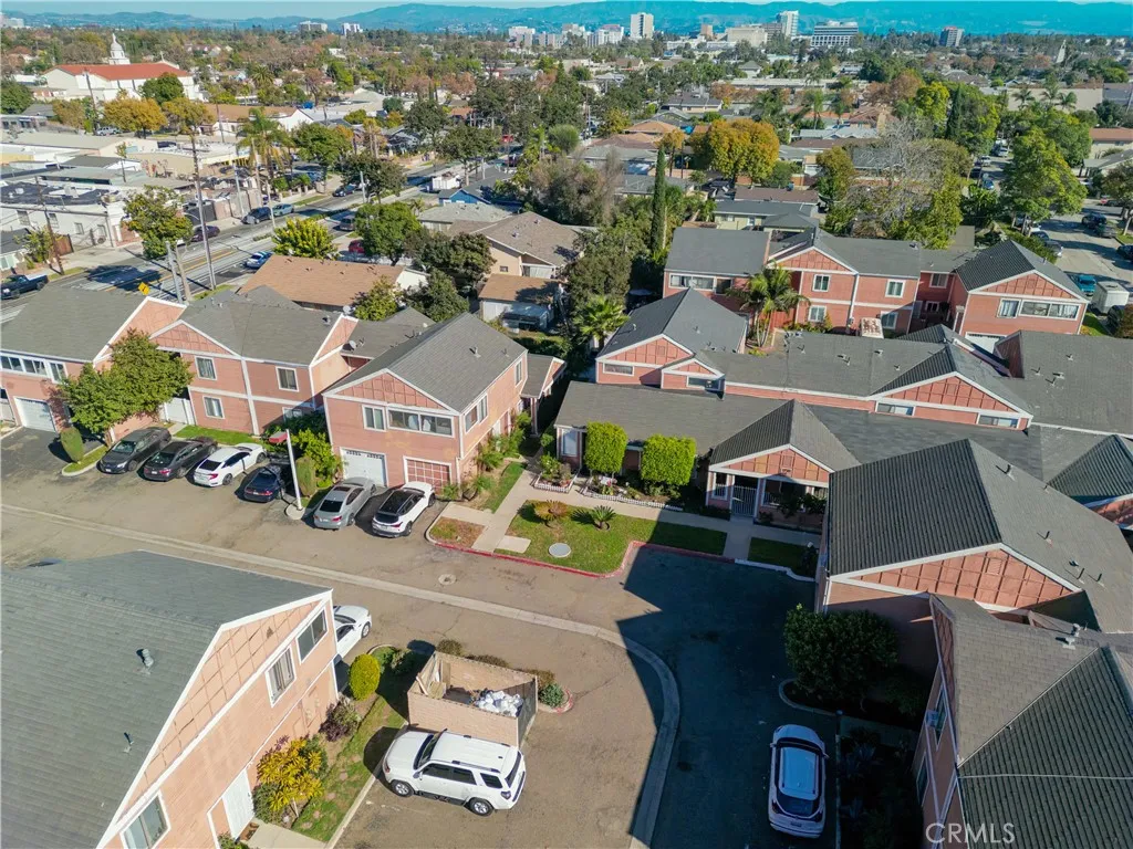 1725 W 3rd Street 1, Santa Ana, California 92703 home-pic-24