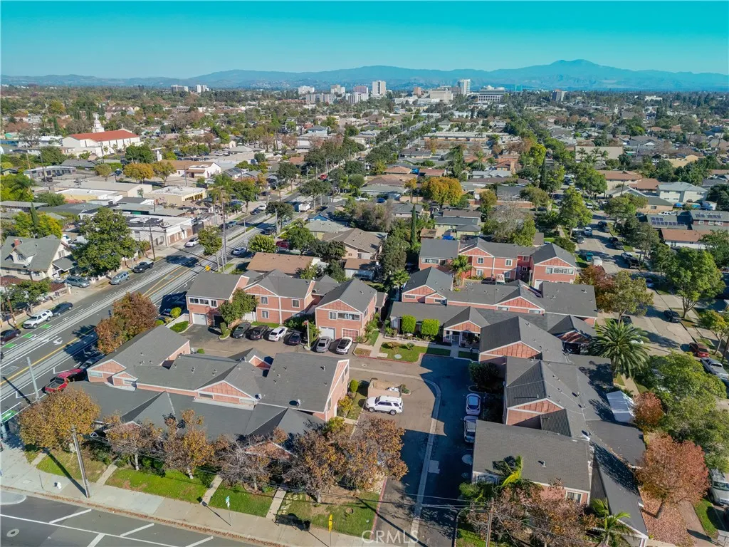 1725 W 3rd Street 1, Santa Ana, California 92703 home-pic-23