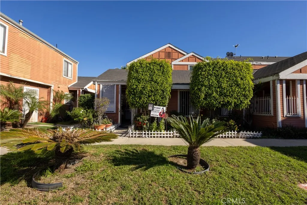 1725 W 3rd Street 1, Santa Ana, California 92703 home-pic-1