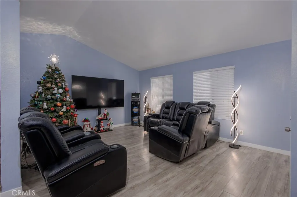 1725 W 3rd Street 1, Santa Ana, California 92703 home-pic-10