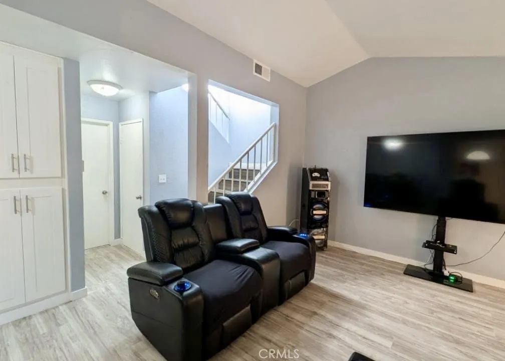 1725 W 3rd Street 1, Santa Ana, California 92703 home-pic-5