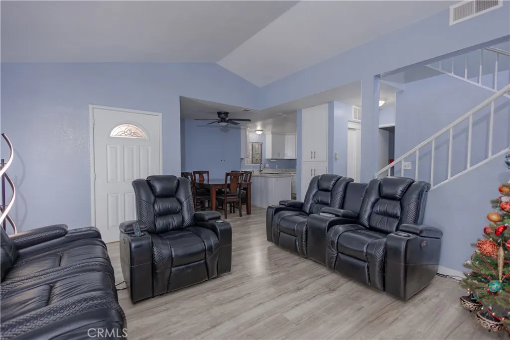 1725 W 3rd Street 1, Santa Ana, California 92703 home-pic-11