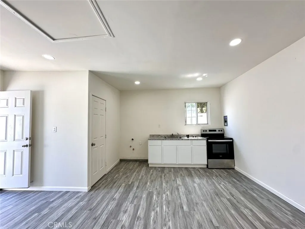 7701 Camellia Avenue, North Hollywood, California 91605 home-pic-12