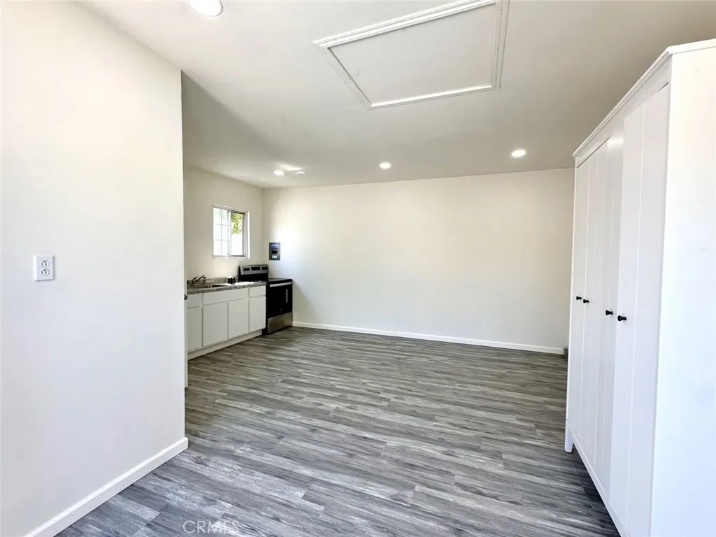 7701 Camellia Avenue, North Hollywood, California 91605 home-pic-11