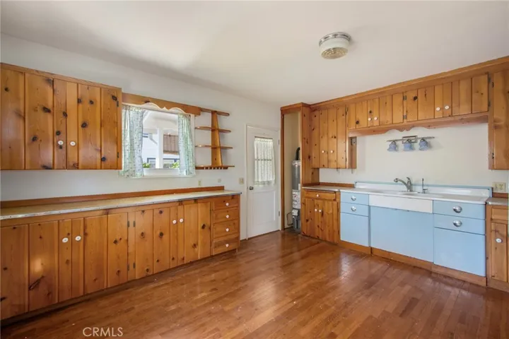 Spacious open kitchen