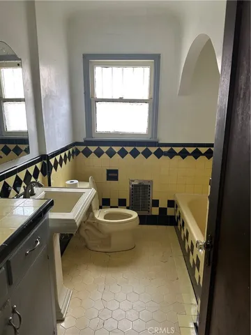 1428 W 92nd Street, Los Angeles, California 90047