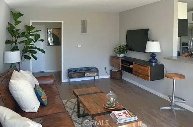 3111 4th Street 213, Santa Monica, California 90405