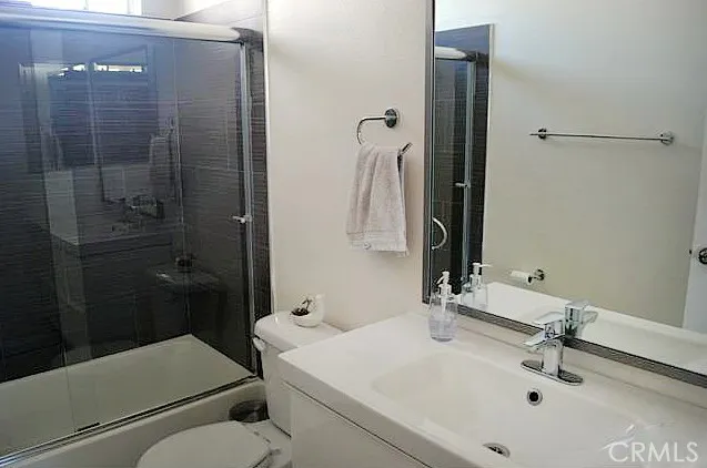 3111 4th Street 213, Santa Monica, California 90405