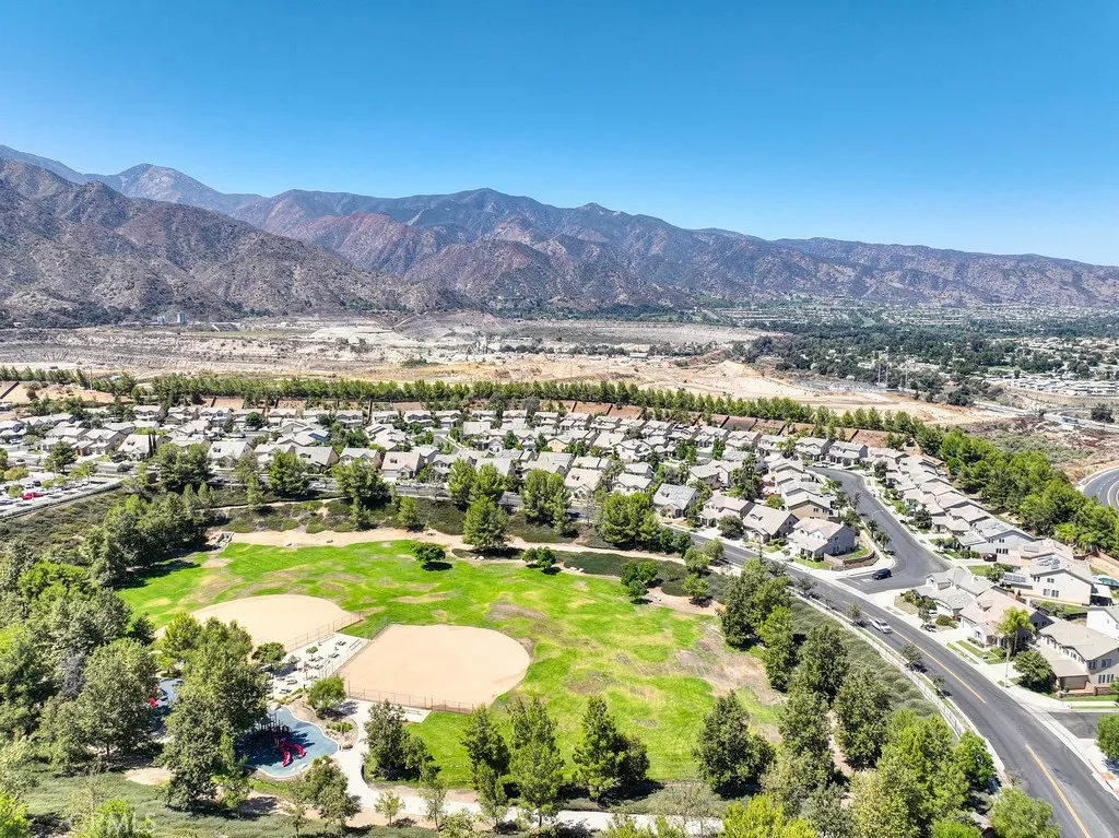 24932 Greenbrier Court, Corona, California 92883 home-pic-72