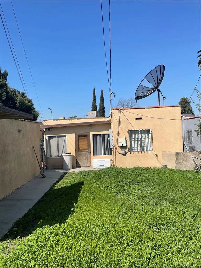 7036 6th Avenue, Los Angeles, California 90043 home-pic-4