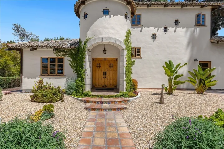 911 Laguna Road, Fullerton, California 92835