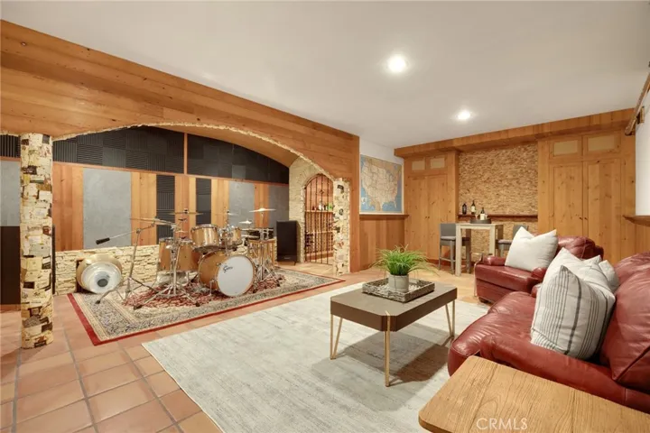 911 Laguna Road, Fullerton, California 92835