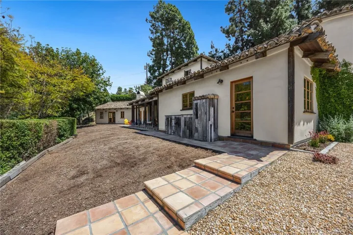 911 Laguna Road, Fullerton, California 92835