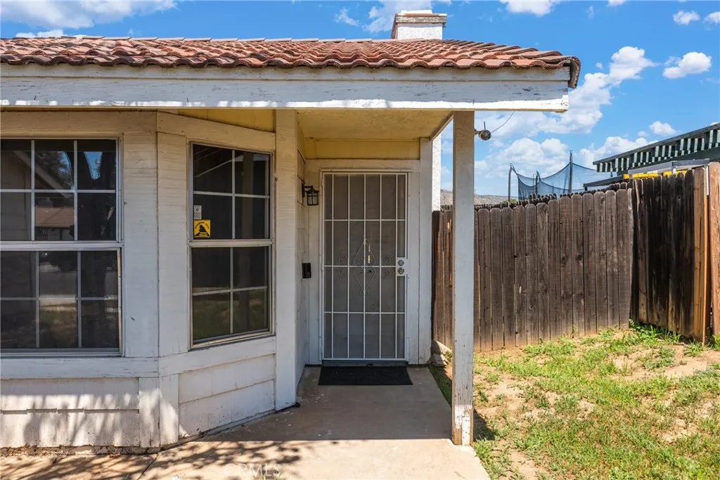 25448 Wedmore Drive, Moreno Valley, California 92553 home-pic-2
