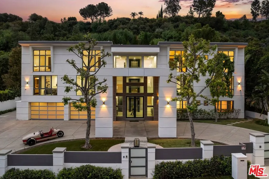 4230 Valley Meadow Road, Encino, California 91436, 10 Bedrooms Bedrooms, ,10 BathroomsBathrooms,Residential,For Sale,Valley Meadow,25527909