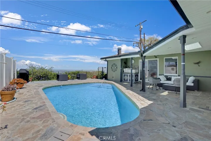 5529 Littlebow Road, Rancho Palos Verdes, California 90275