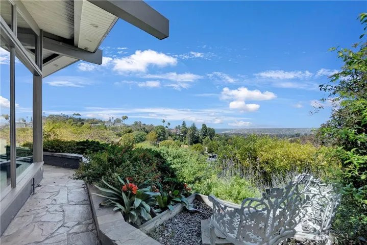 5529 Littlebow Road, Rancho Palos Verdes, California 90275