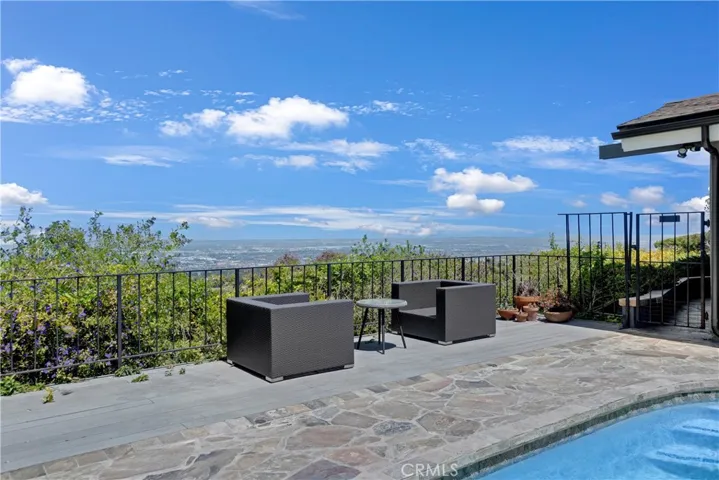 5529 Littlebow Road, Rancho Palos Verdes, California 90275