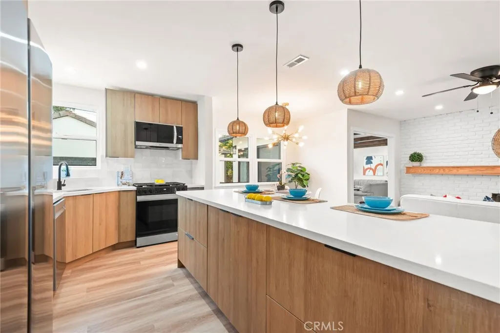 2430 Van Wick Street, Inglewood, California 90303 home-pic-15