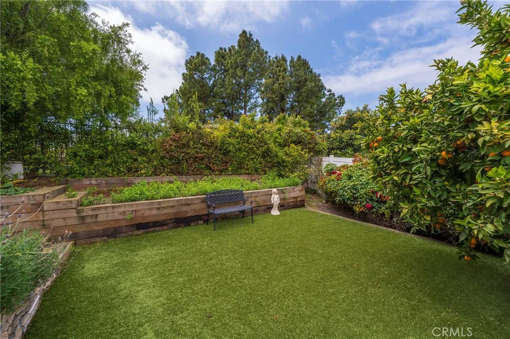 23 Country Meadow Road, Rolling Hills Estates, California 90274 home-pic-43