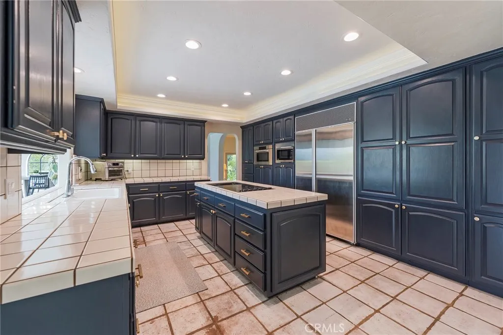 23 Country Meadow Road, Rolling Hills Estates, California 90274 home-pic-7