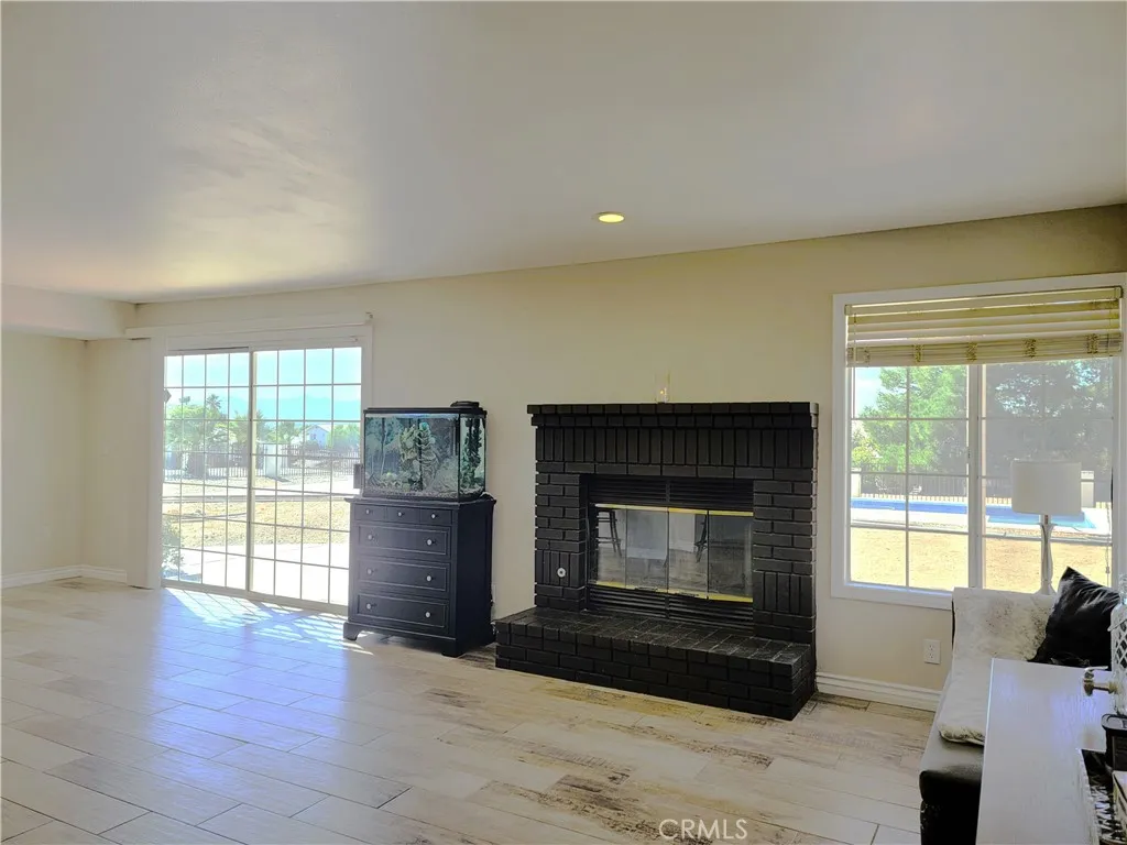 16334 Ridge View Drive, Apple Valley, California 92307 home-pic-15