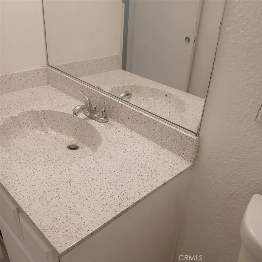 2455 West Acacia Avenue, Hemet, California 92545 home-pic-18