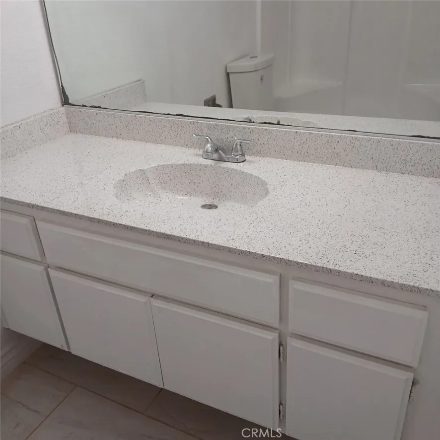 2455 West Acacia Avenue, Hemet, California 92545 home-pic-12
