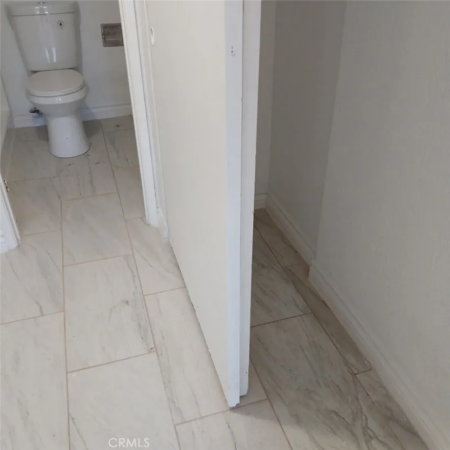 2455 West Acacia Avenue, Hemet, California 92545 home-pic-14