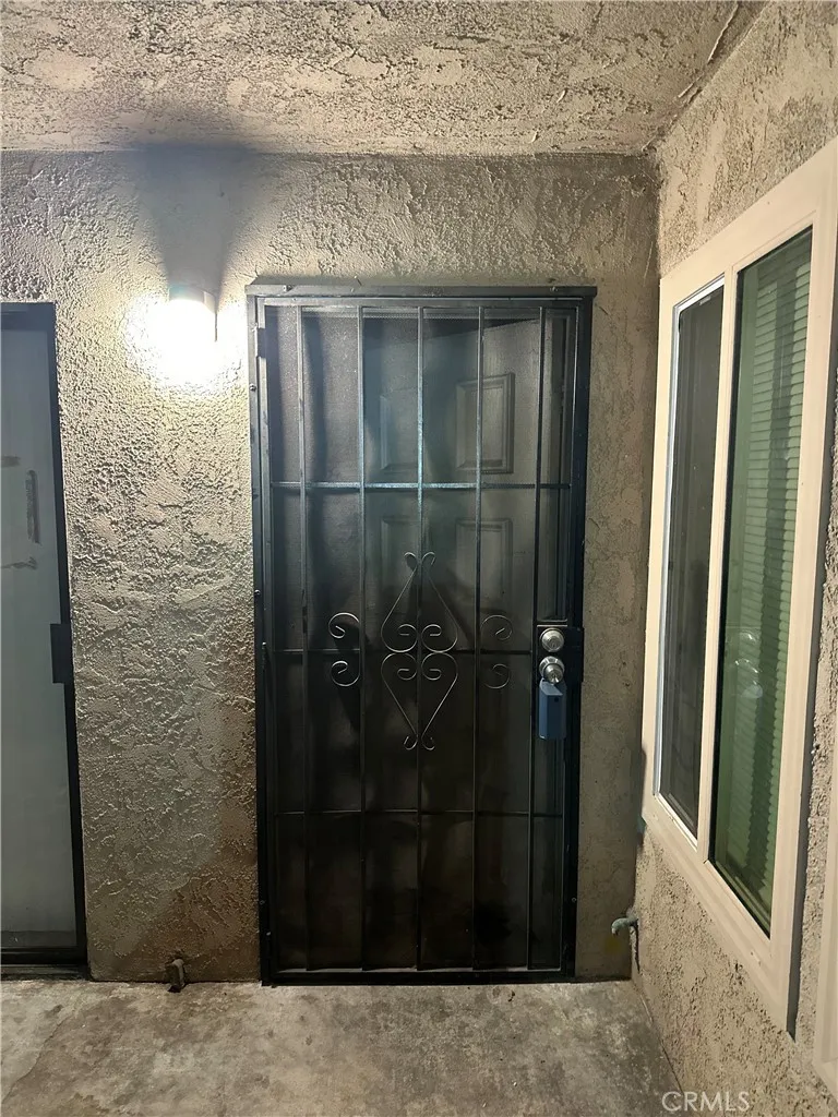 2455 West Acacia Avenue, Hemet, California 92545 home-pic-0