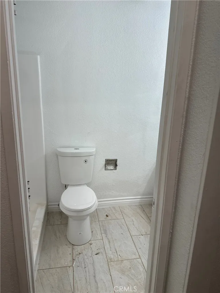 2455 West Acacia Avenue, Hemet, California 92545 home-pic-8
