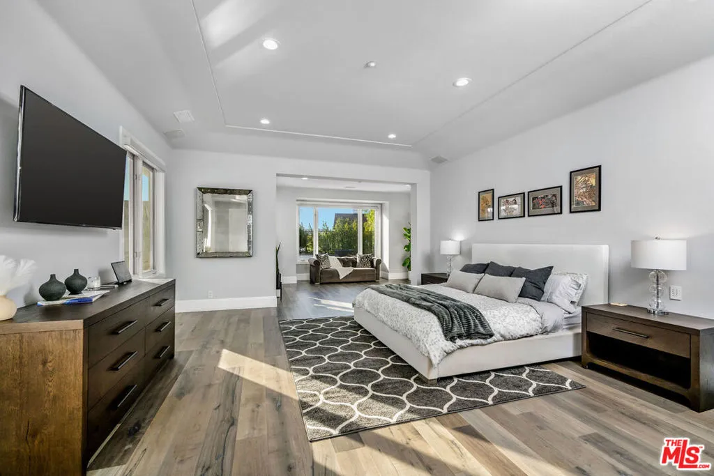 1 Falconridge Drive, Coto De Caza, California 92679 home-pic-31