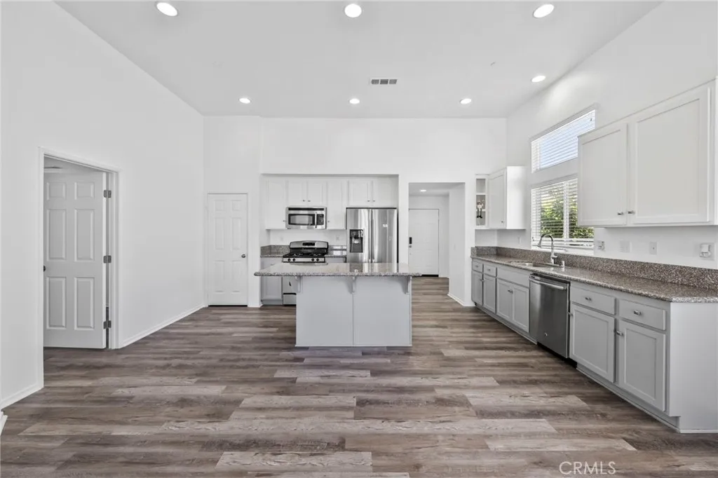 35142 Sorrel Lane, Lake Elsinore, California 92532 home-pic-13