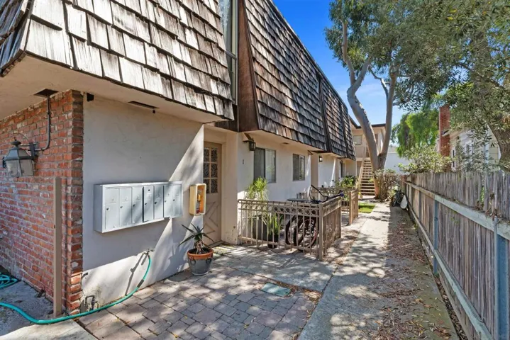 1517 Reed, San Diego, California 92109