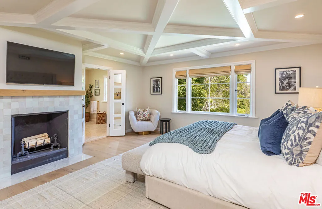 1756 Correa Way, Los Angeles, California 90049 home-pic-16